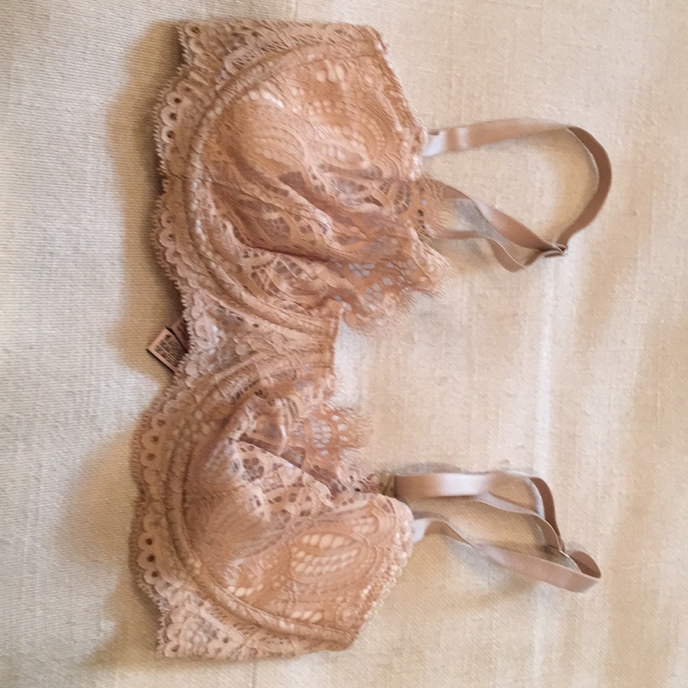 Beige lace underwire bra